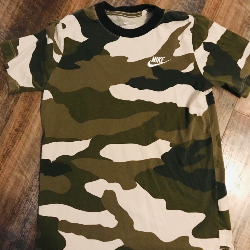 ❗️Nike❗️Camouflage Tee